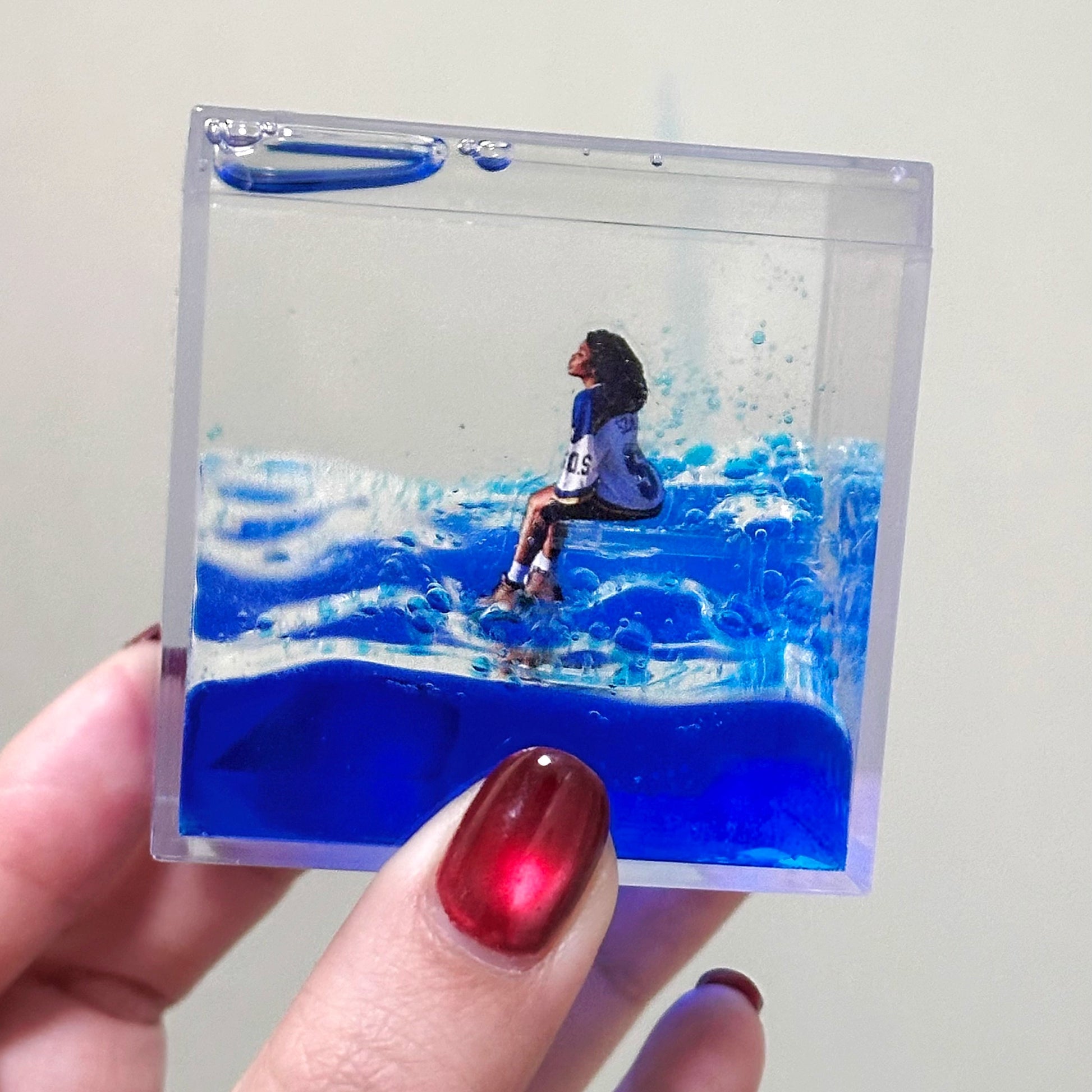 Fluid Groove Wave Sculpture - Neo-Soul Motion Art for Contemporary R&B Vibes