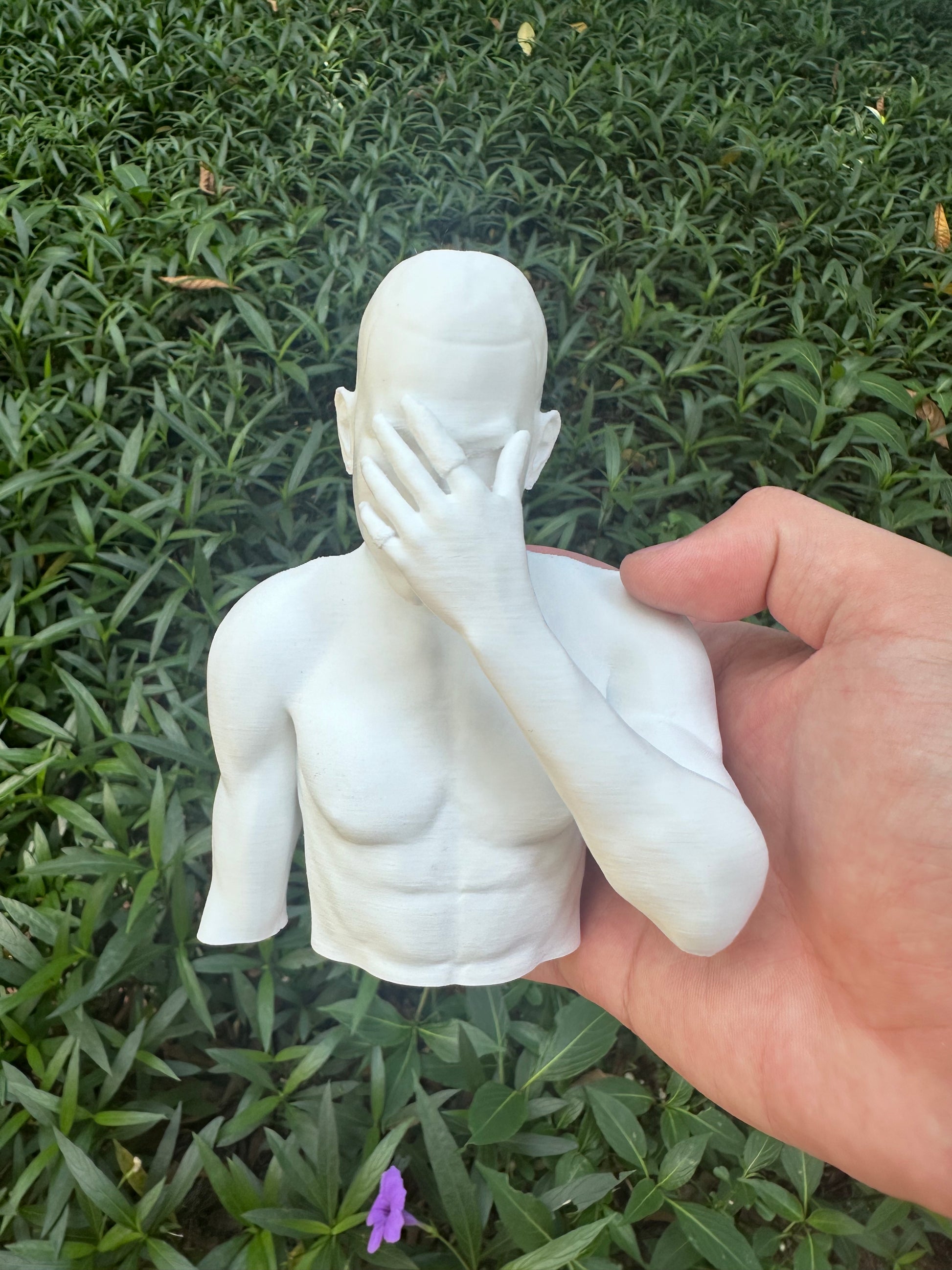 Minimalist R&B Artist-Inspired Resin Sculpture - Indie Music Culture Desk Art for HipHop Collectors